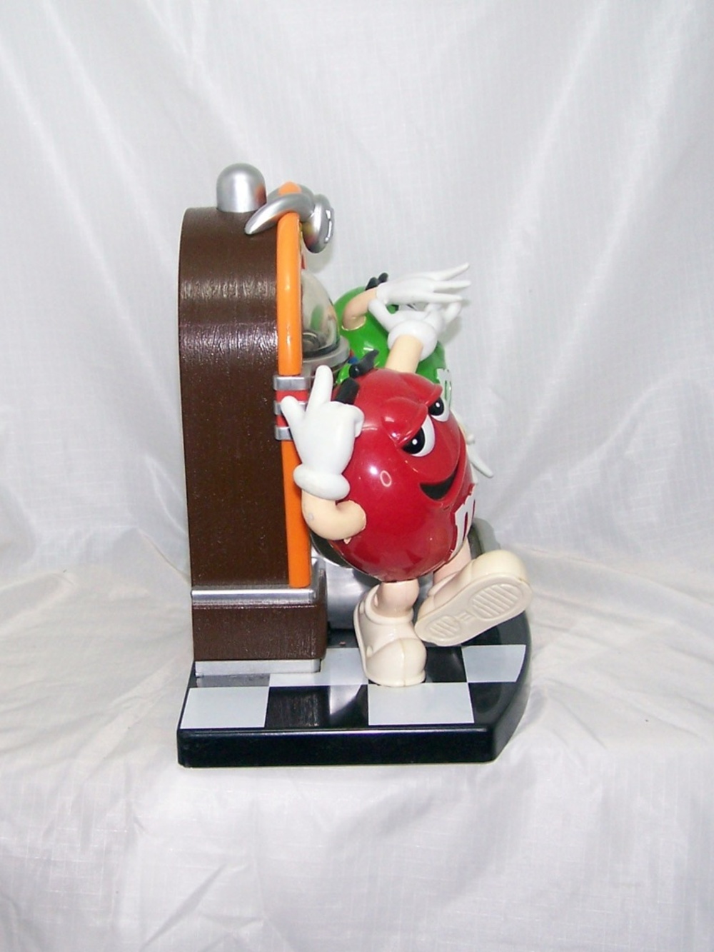 M&M's Rock n' Roll Cafe Jukebox candy dispenser - Picture 2 of 12